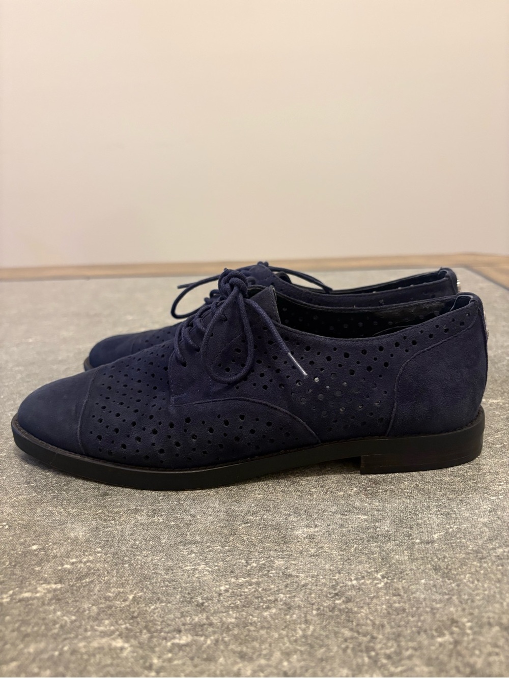 LAUREN Ralph Lauren Women Navy Blue Suede Perforated Oxford Flats / Size 5.5